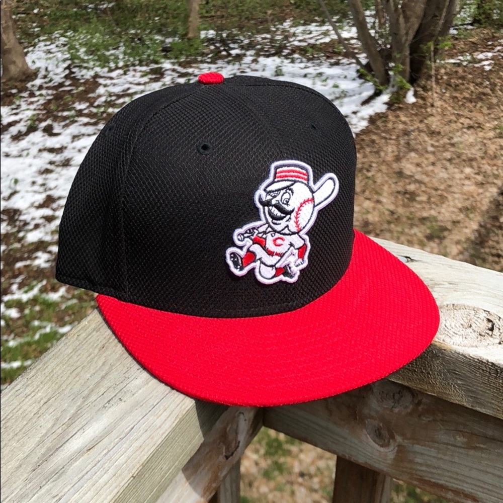 New Era Cincinnati Reds Hat Size 7 1/8 MLB 59Fifty